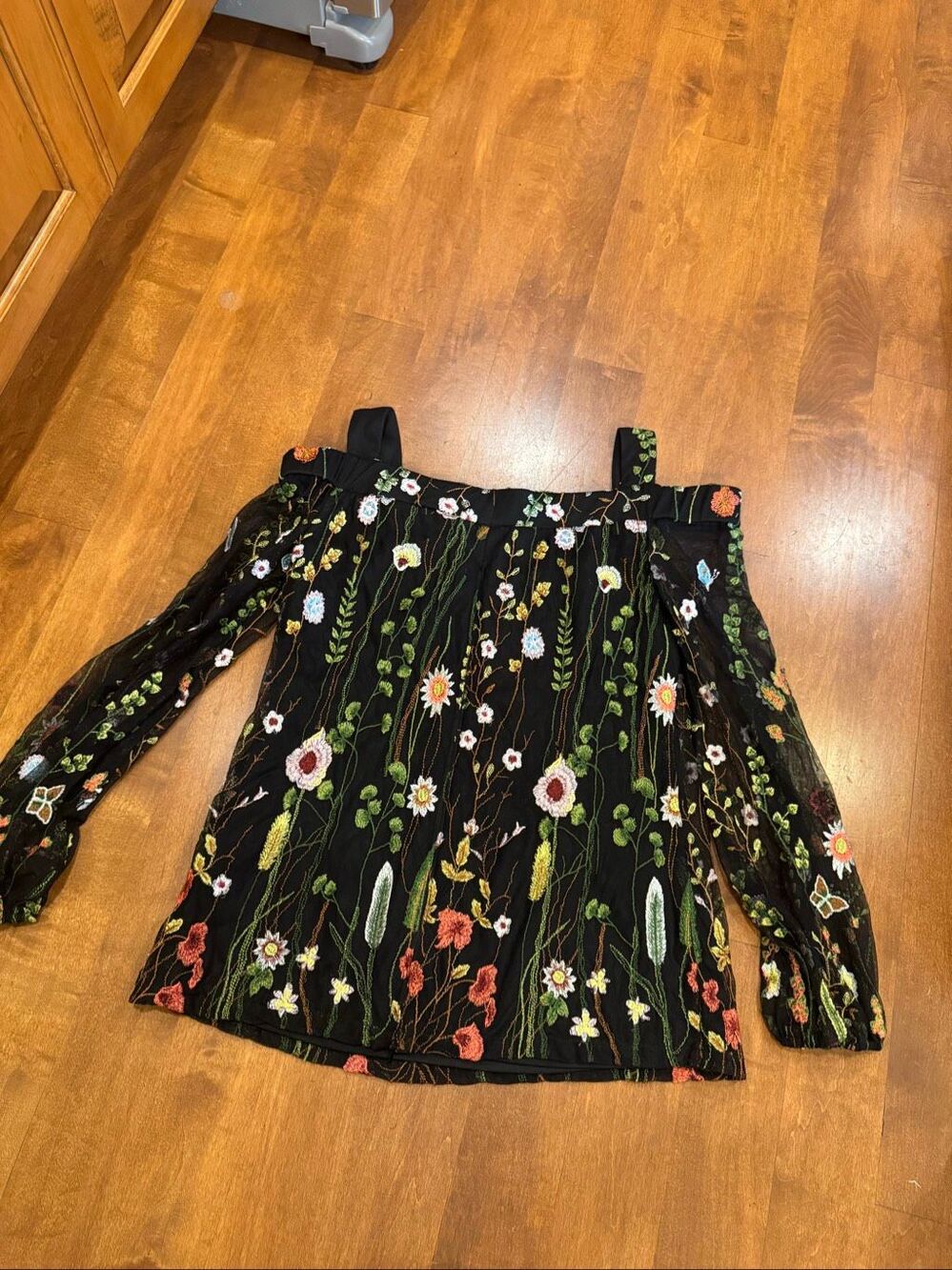 Emma Street Size 6 Black Floral Embroidered Mesh Cold Shoulder Blouse